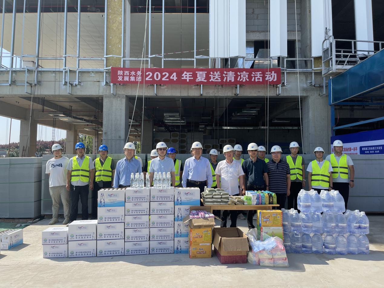 建设集团：集团向导赴陕西威客电竞科创园项目慰问一线职工.jpg
